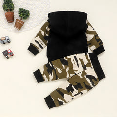 Boy's Camo Print Hoodie And Pants Set